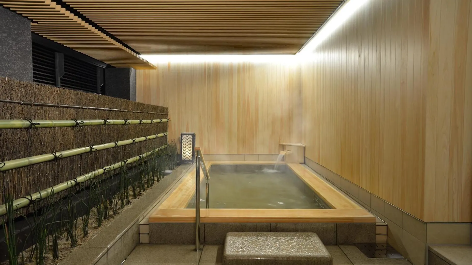 Kyoto Hot Spring Hatoya Zuihokaku Hotel 4*,